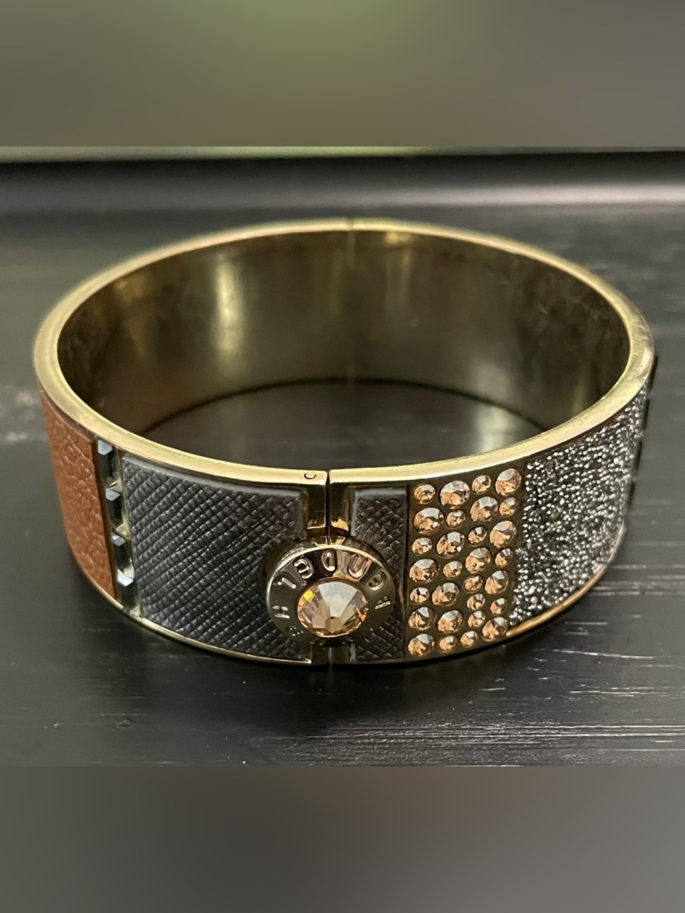 EUC Henri Bendel Gold-Tone Crystal Accent hinge Bangle Bracelet - Brown & Gray